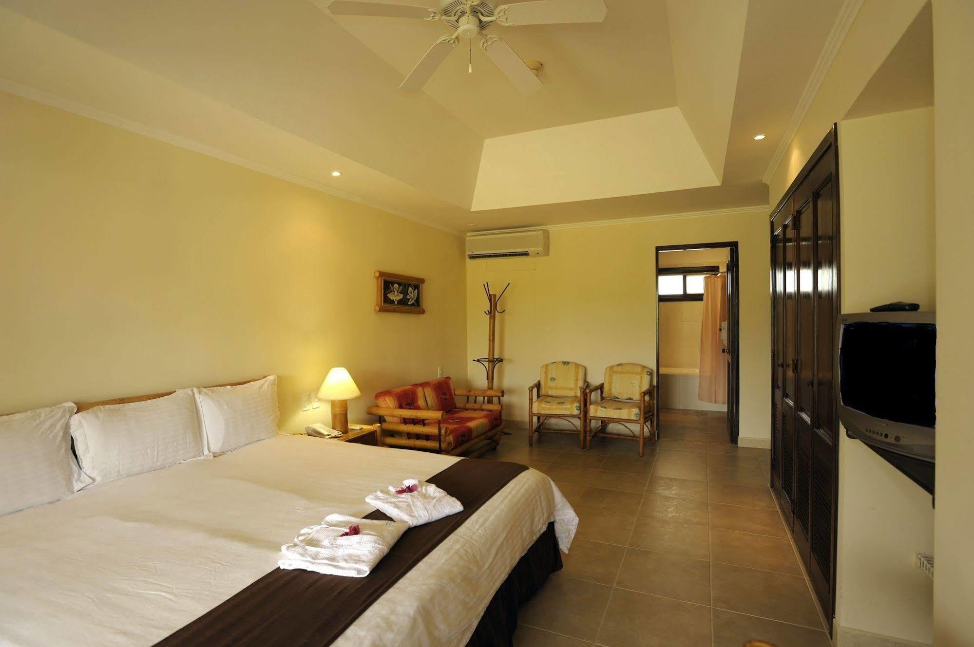 Tranquility Bay Antigua Hotel Jolly Harbour Buitenkant foto